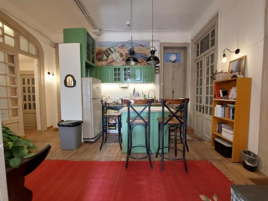 Arab Hostel, Welcoming All Solo And Groups Travellers But, Unmarried Couples Not Allowed Alexandria Kültér fotó