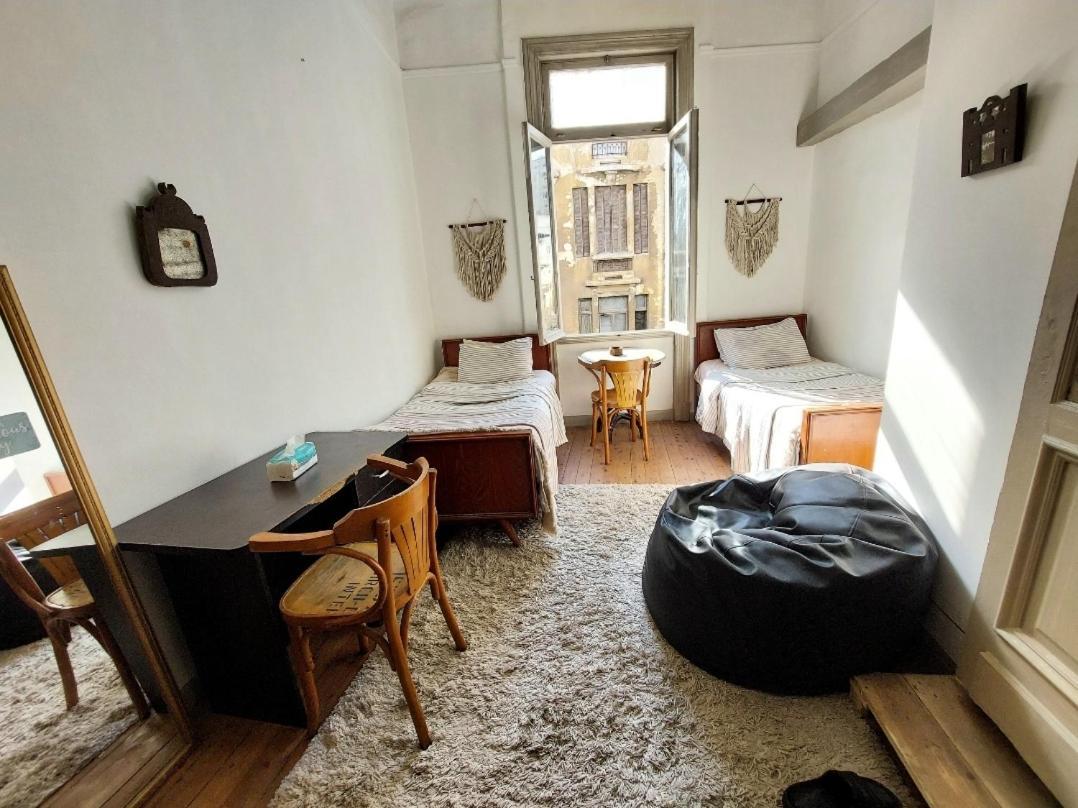 Arab Hostel, Welcoming All Solo And Groups Travellers But, Unmarried Couples Not Allowed Alexandria Kültér fotó