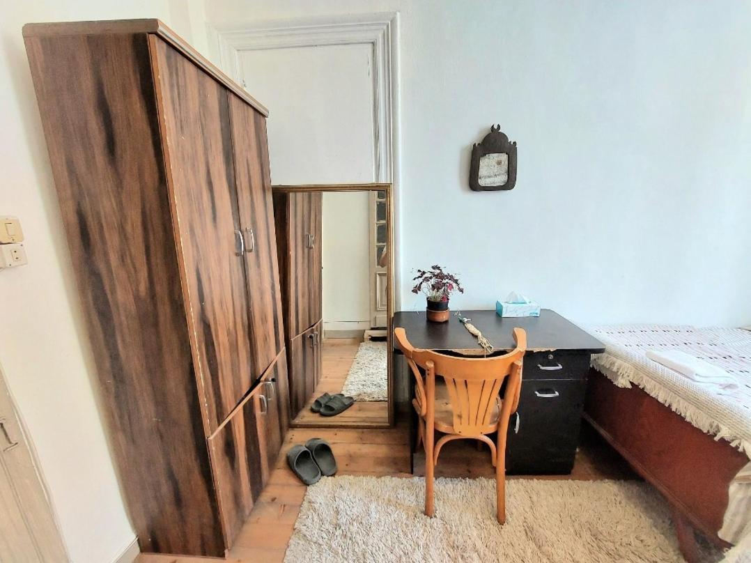 Arab Hostel, Welcoming All Solo And Groups Travellers But, Unmarried Couples Not Allowed Alexandria Kültér fotó
