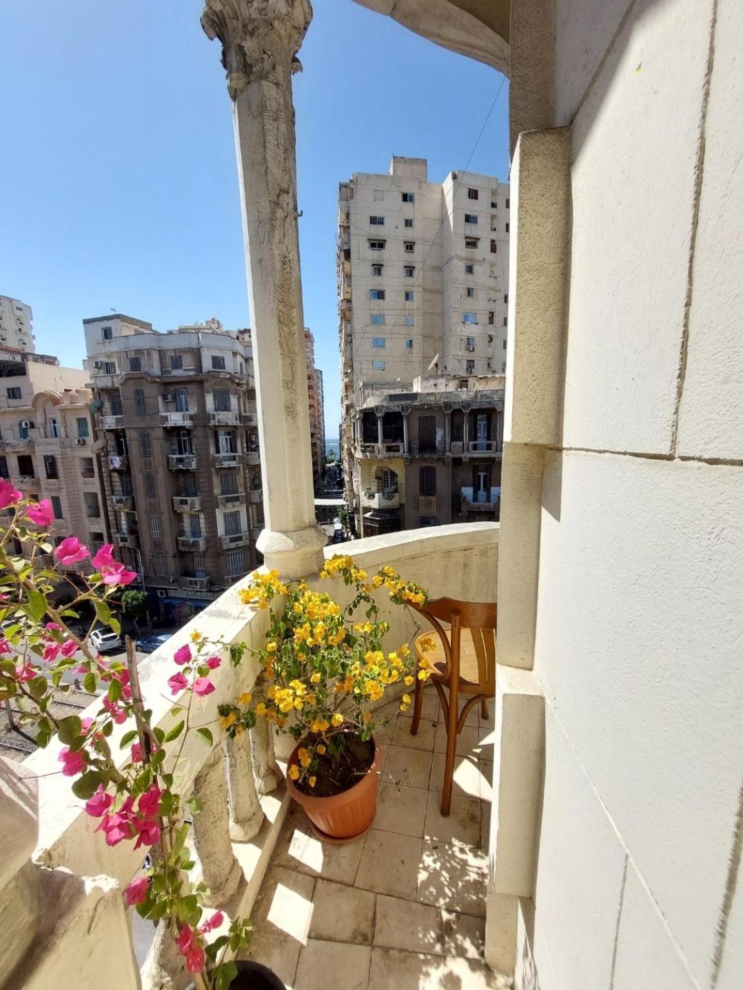 Arab Hostel, Welcoming All Solo And Groups Travellers But, Unmarried Couples Not Allowed Alexandria Kültér fotó