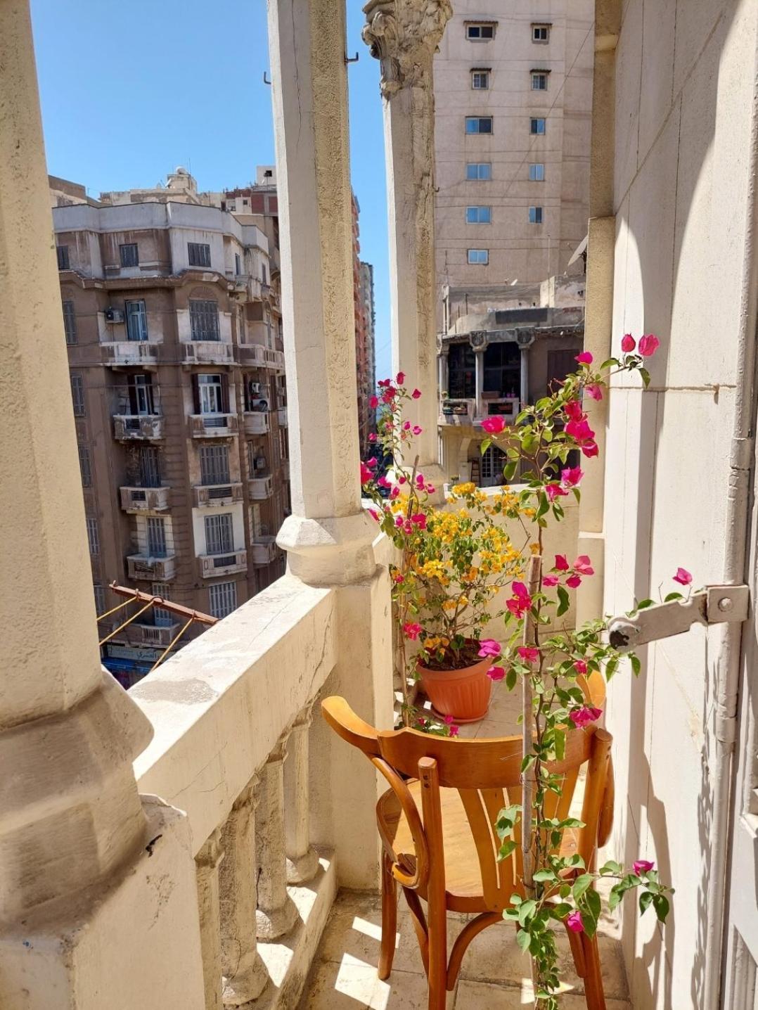 Arab Hostel, Welcoming All Solo And Groups Travellers But, Unmarried Couples Not Allowed Alexandria Kültér fotó