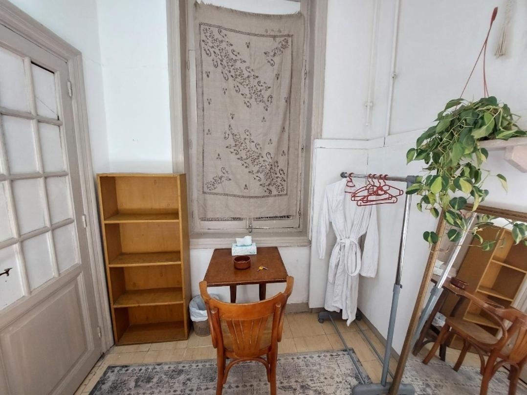Arab Hostel, Welcoming All Solo And Groups Travellers But, Unmarried Couples Not Allowed Alexandria Kültér fotó